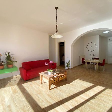 Big Apartment With Lake View And Two Bedrooms Sala Comacina Kültér fotó