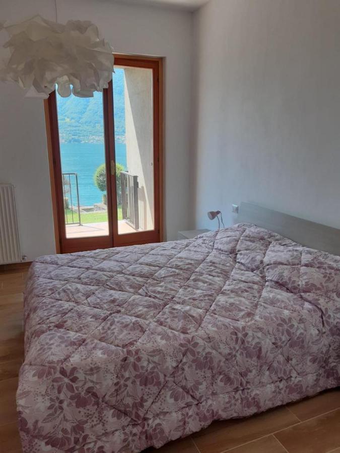 Big Apartment With Lake View And Two Bedrooms Sala Comacina Kültér fotó