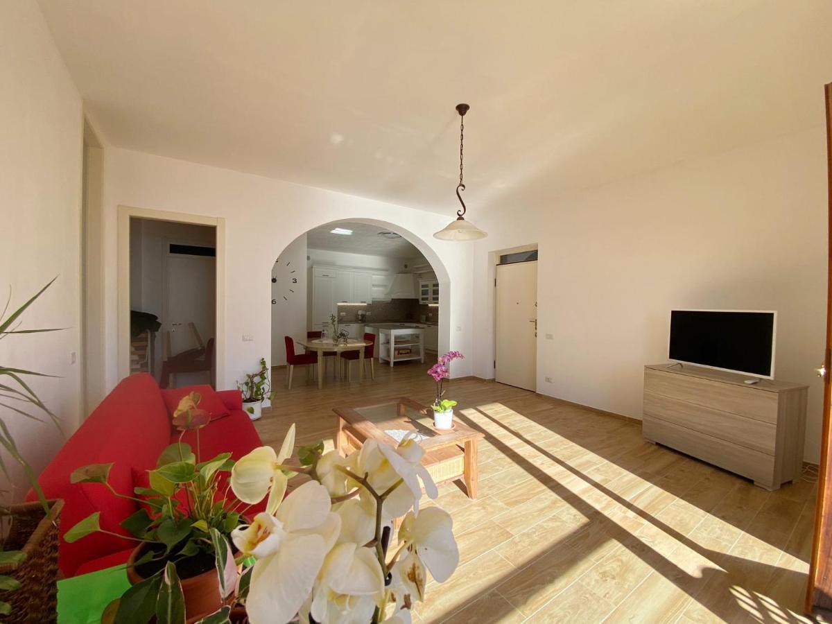 Big Apartment With Lake View And Two Bedrooms Sala Comacina Kültér fotó