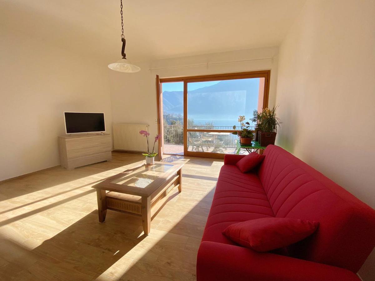 Big Apartment With Lake View And Two Bedrooms Sala Comacina Kültér fotó