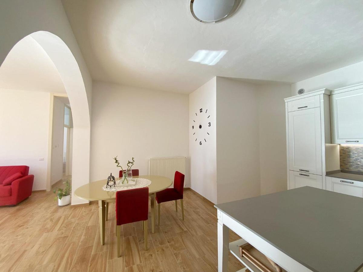 Big Apartment With Lake View And Two Bedrooms Sala Comacina Kültér fotó